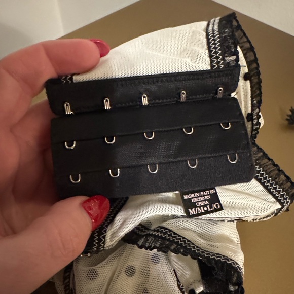 Victoria’s Secret Sexy Little Things Y2K Polka Dot Garter Belt NWOT M / L - Picture 6 of 6